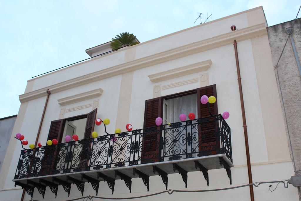 Palazzo Taormina Apartment Castellammare del Golfo Ngoại thất bức ảnh