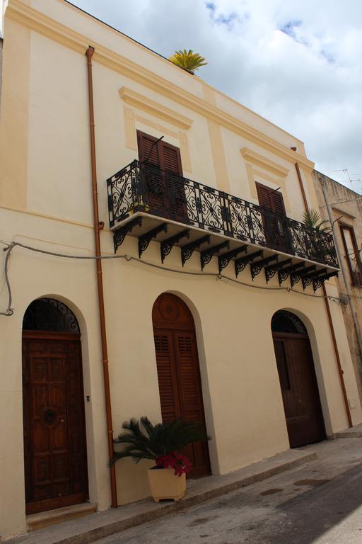 Palazzo Taormina Apartment Castellammare del Golfo Ngoại thất bức ảnh