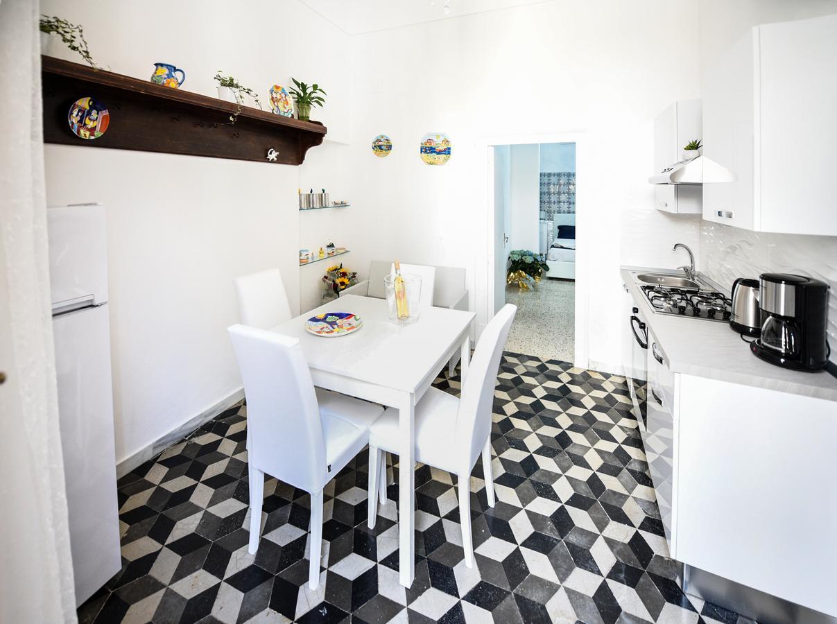 Palazzo Taormina Apartment Castellammare del Golfo Ngoại thất bức ảnh