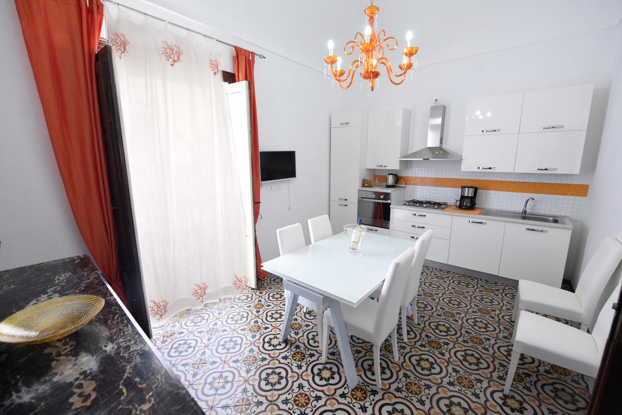Palazzo Taormina Apartment Castellammare del Golfo Ngoại thất bức ảnh